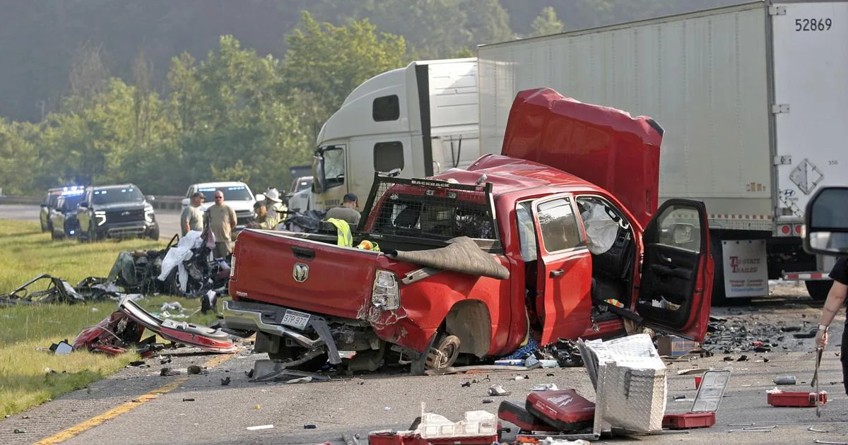 Three People Die in Multi-Vehicle Crash on Interstate 77 in Jackson County North of Sissonville, Shutting Down Traffic and Prompting an Investigation